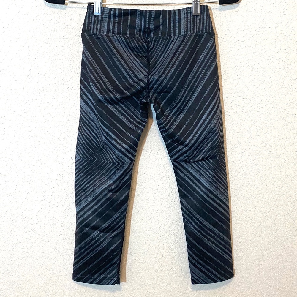 Prana Crop Leggings Black/Gray Geometric Print